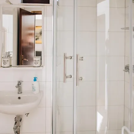 Marina דירה פורץ